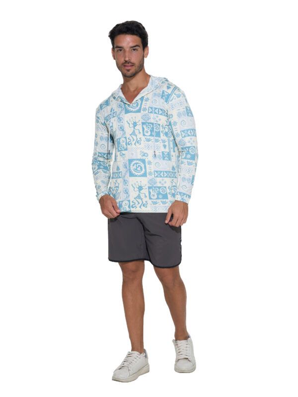 camiseta con capucha