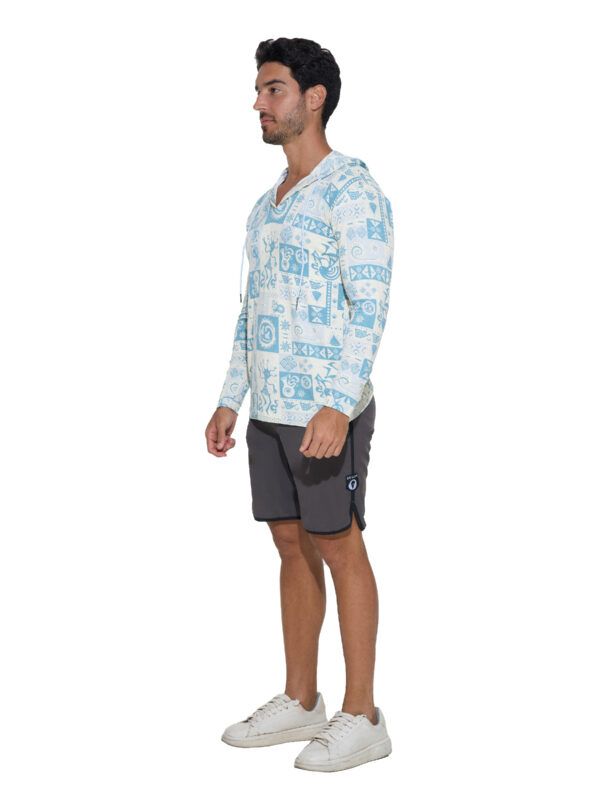 camiseta con capucha