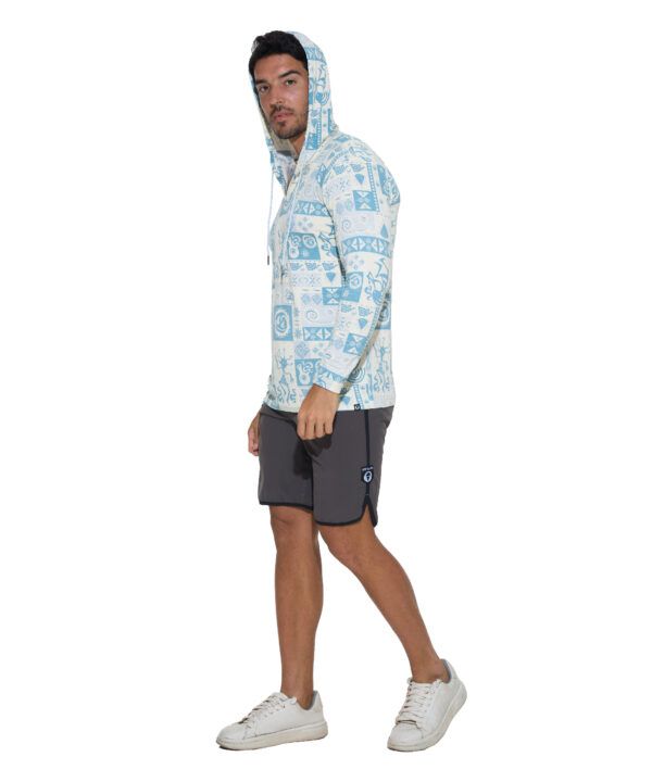 camiseta con capucha