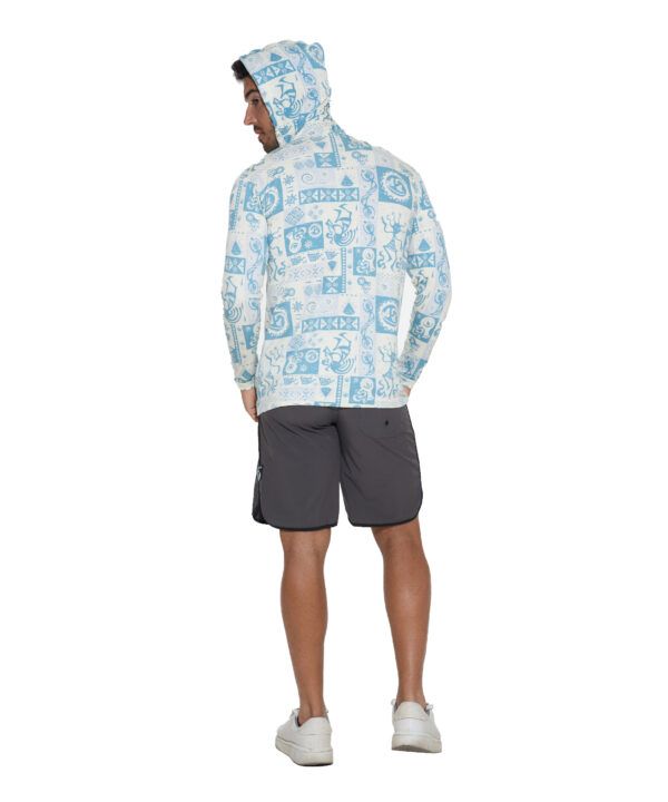 camiseta con capucha