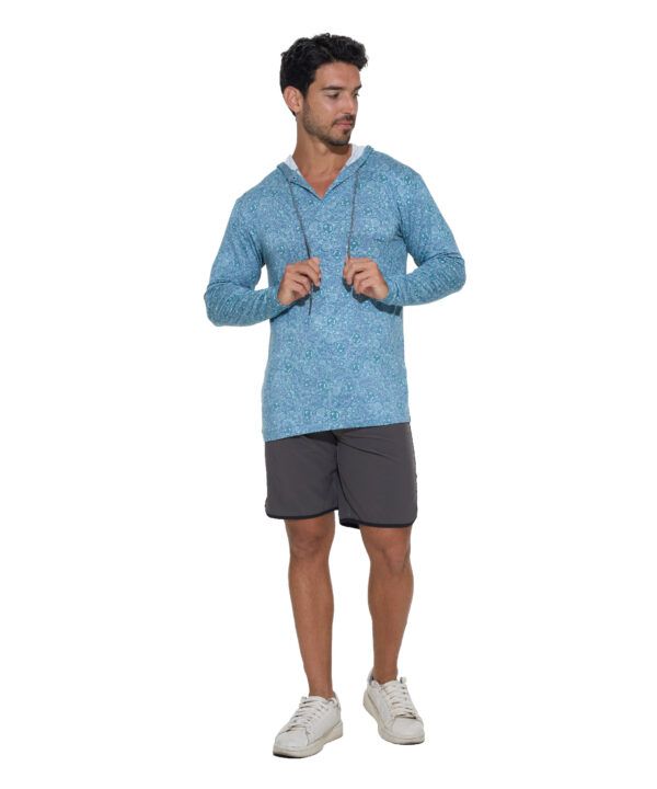 camiseta con capucha