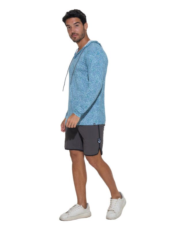 camiseta con capucha