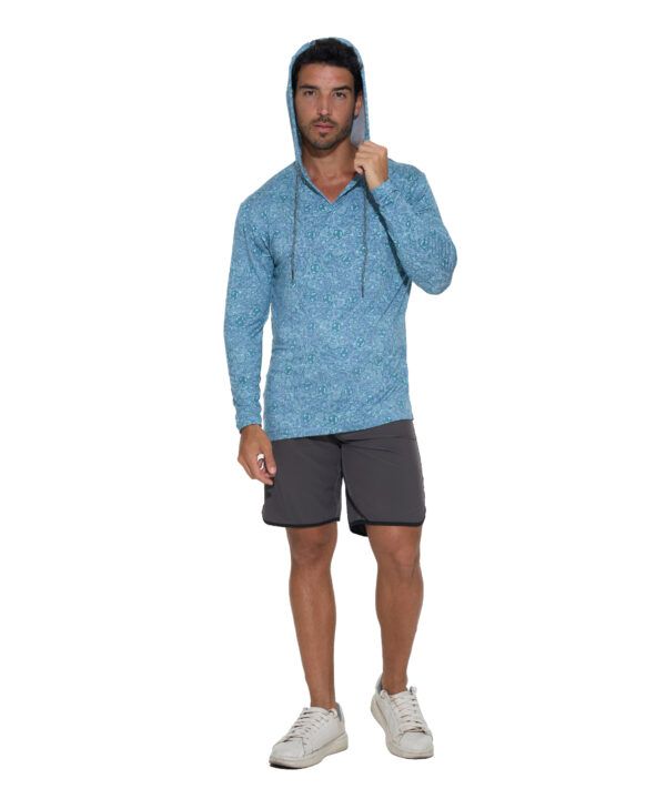 camiseta con capucha
