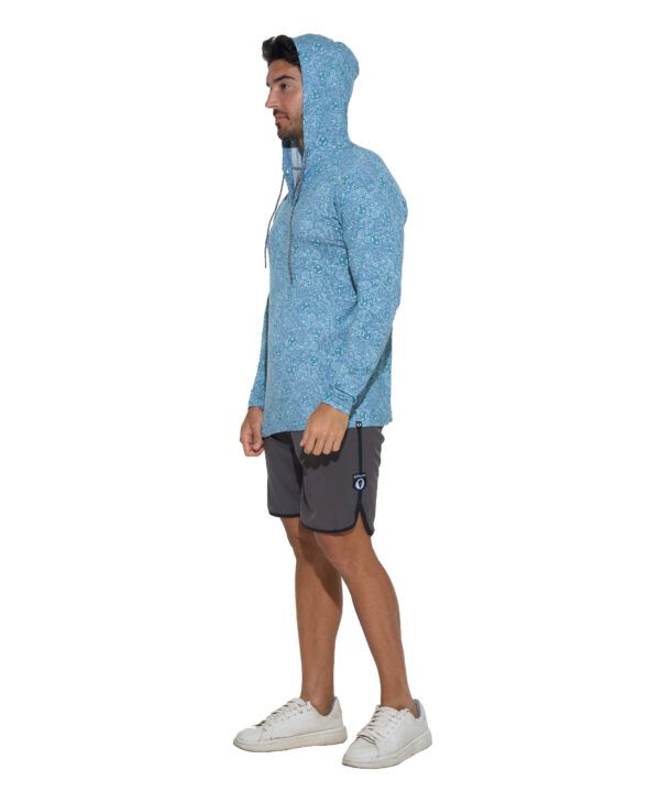 camiseta con capucha
