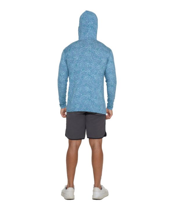 camiseta con capucha