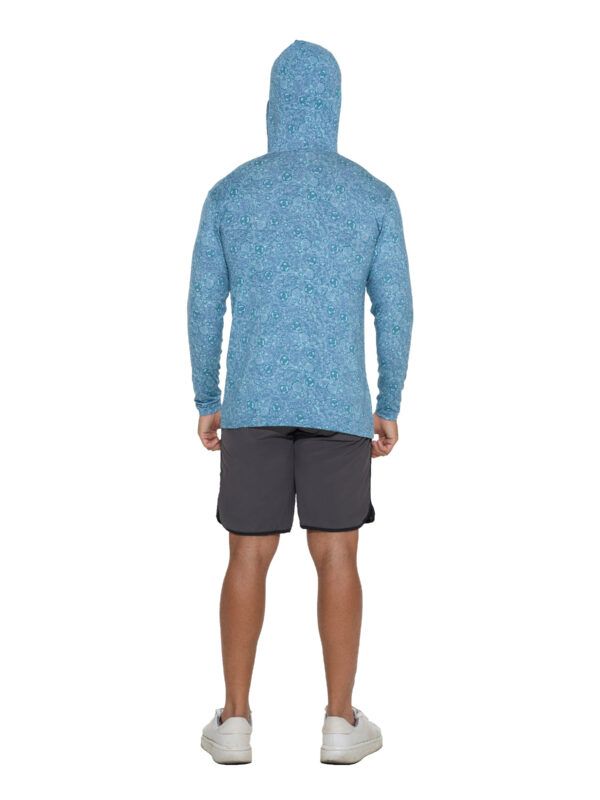camiseta con capucha